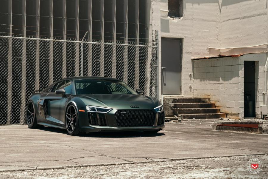  Audi R8 V10 on Vossen Wheels (HC-2) 2017 года  (фото 3 из 21)